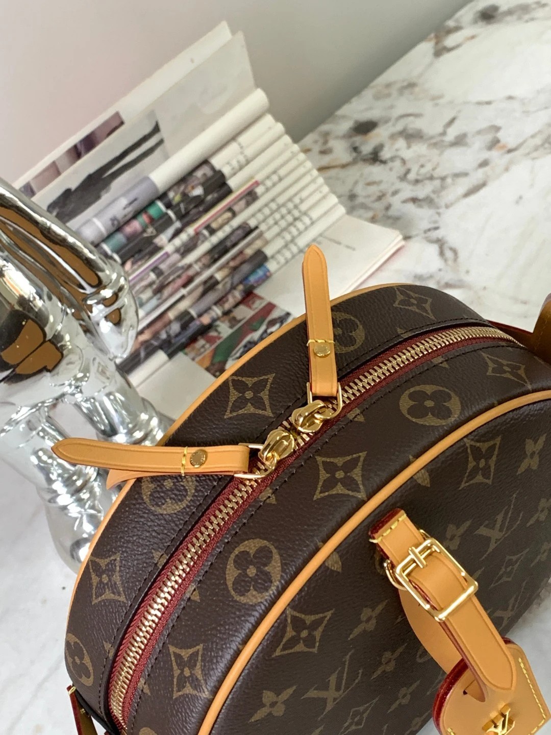 루이비통 M45647 Boite Chapeau 수플 MM