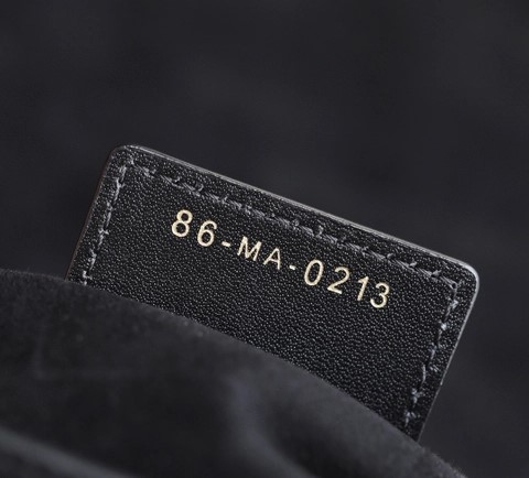 디올 30 몽테뉴 애비뉴 백 블랙 박스 카프스킨 M9260UMOA