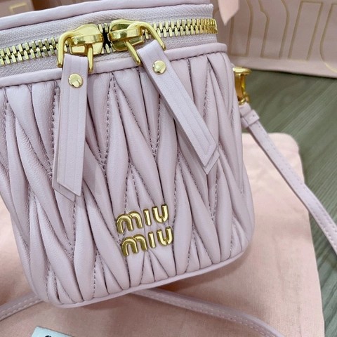 Miu Miu 마테라세 나파 가죽 마이크로 백 5NR018_2FPP_F0E18 Alabaster Pink M1