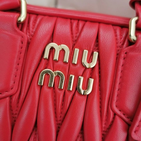 Miu Miu Arcadie 마틀라세 나파 가죽 백 5BB123 레드 M1