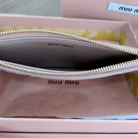 Miu Miu 마테라세 나파 가죽 엔벨로프 지갑 5MB006_2FPP_F0770 Cameo M1