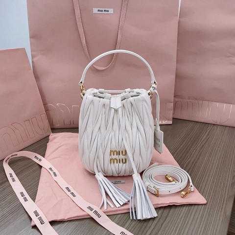 미우미우 5BE085 버킷백 화이트 M1