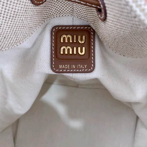 미우미우 5BE089 미디엄 캔버스 버킷백 M1