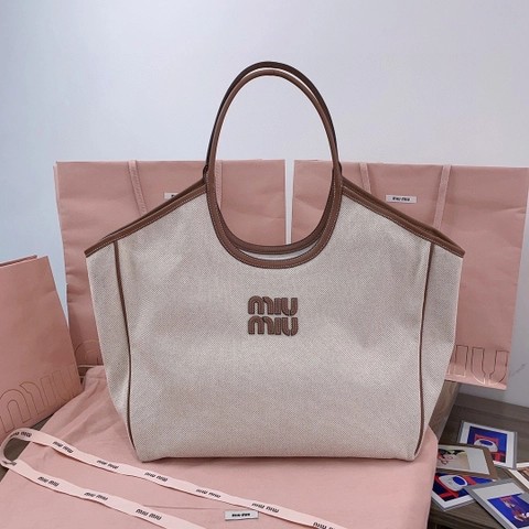 미우미우 5BG276 캔버스 토트백 M1
