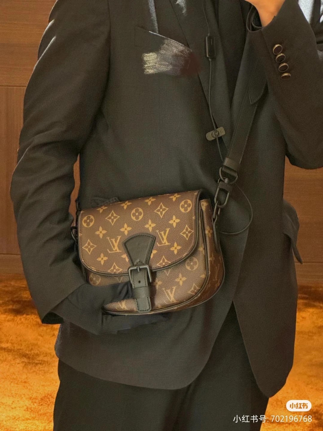 루이비통 M47060 몽수리 메신저 PM​ Lv1