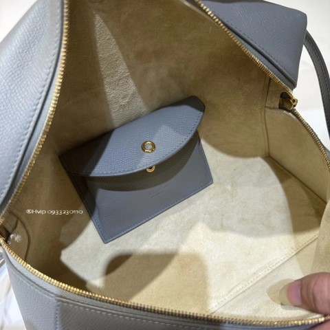 로로피아나 엑스트라백 L27 텍스처드 송아지 가죽 카이엔 (M565) FAN4085