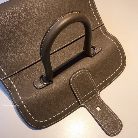 Delvaux Brillant PM Surpiqué 그레인 송아지 가죽 그리 에투프