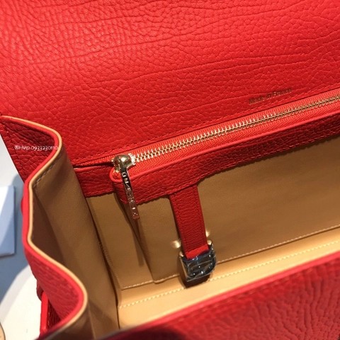 크리스피 카프 소재의 Delvaux Tempête MM AA0611AMF 레드 GHW