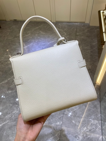 크리스피 카프 소재의 Delvaux Tempête PM AA0611AMF 화이트