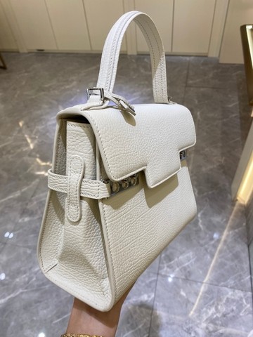 크리스피 카프 소재의 Delvaux Tempête PM AA0611AMF 화이트