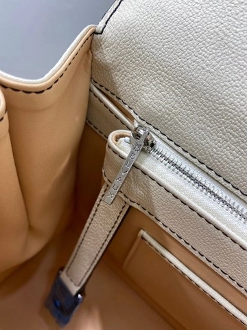 Delvaux Brillant MM 플라이휠 2021 화이트