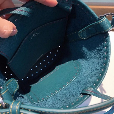Delvaux 배터리 미니 버킷 Surpiquéen Taurillon Soft AA0607ATT0ADNDO
