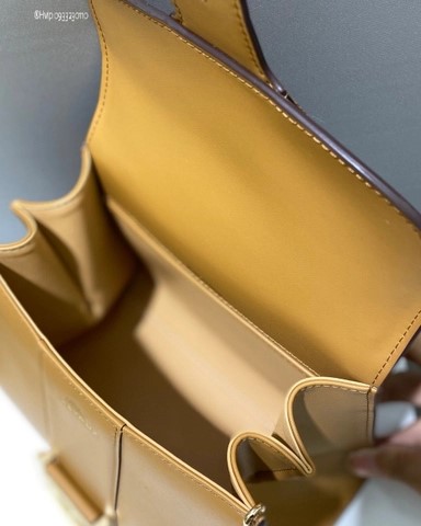 Delvaux Brillant MINI 박스 카프 베이지