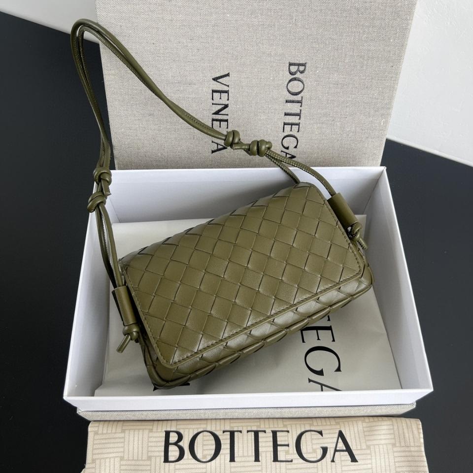 Bottega Veneta Notturno 올리브 843893 21x11x9cm