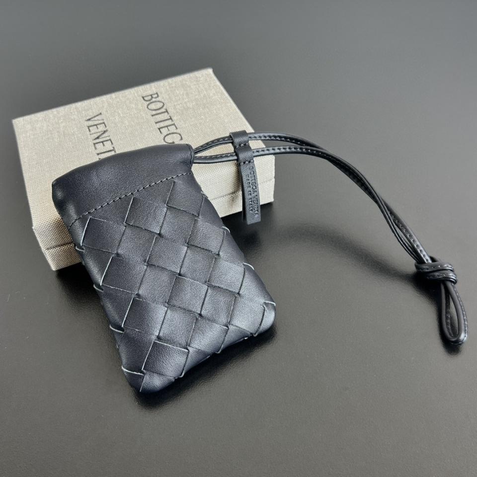 보테가 베네타 마이크로 더스트백 (블루, 843903, 11x8.5cm)