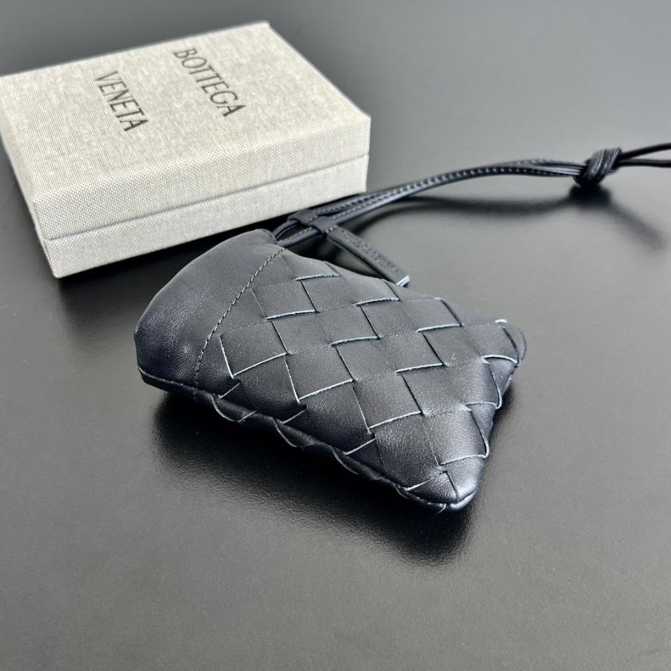 보테가 베네타 마이크로 더스트백 (블루, 843903, 11x8.5cm)