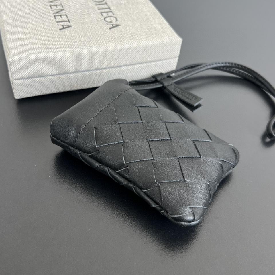 보테가 베네타 마이크로 더스트백 블랙 843903 11x8.5cm