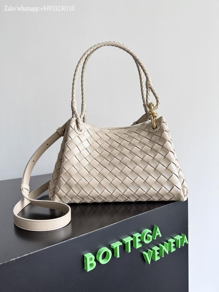 보테가 베네타 미디엄 파라슈트 에크루 835921 29.5x17.5x18.5cm