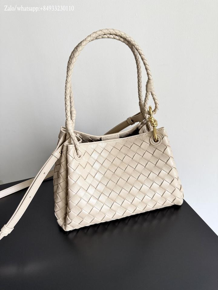 보테가 베네타 미디엄 파라슈트 에크루 835921 29.5x17.5x18.5cm