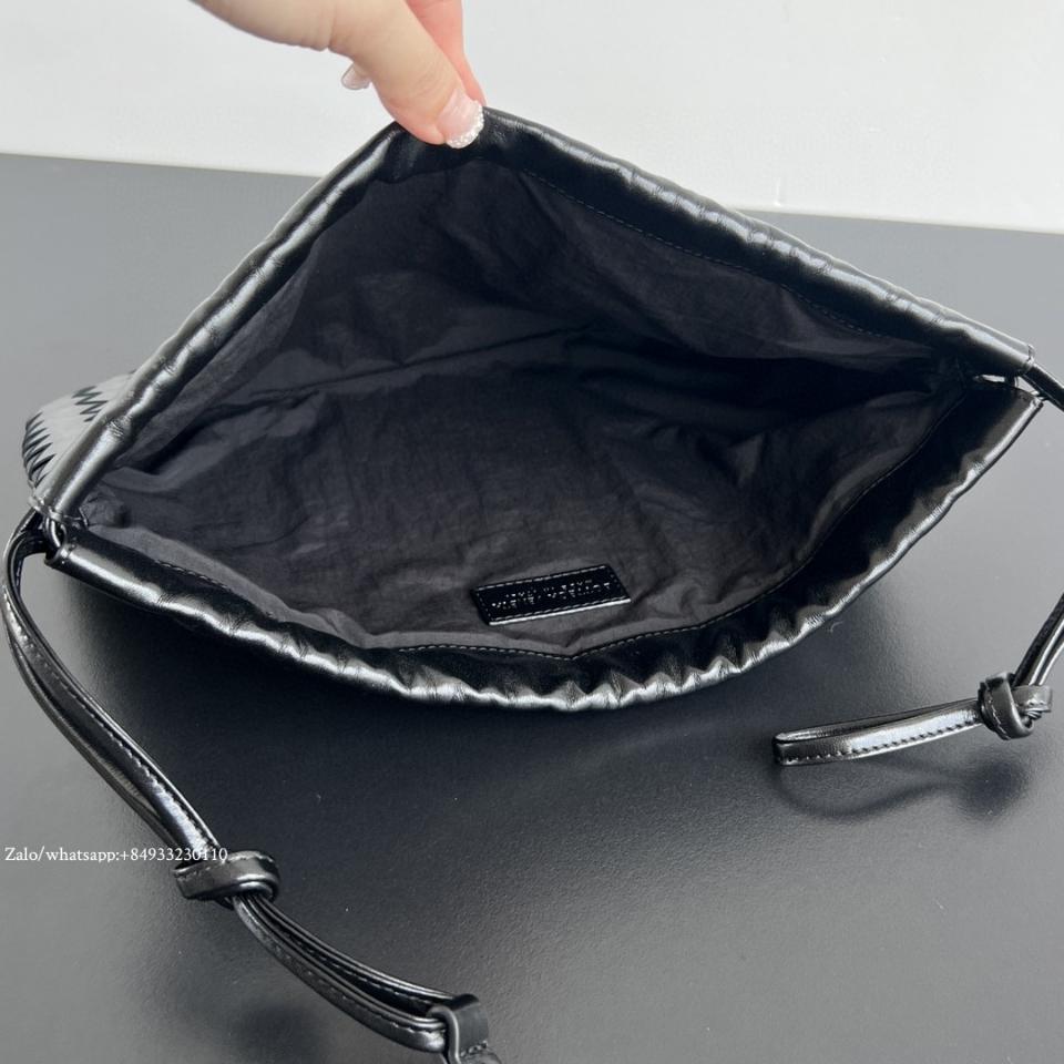 보테가 베네타 미디엄 더스트백 블랙 796728 32x23x1cm