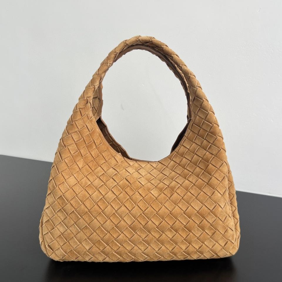 보테가 베네타 미디엄 캄파나 스웨이드 베이지 844249V4 33x20x16.5cm