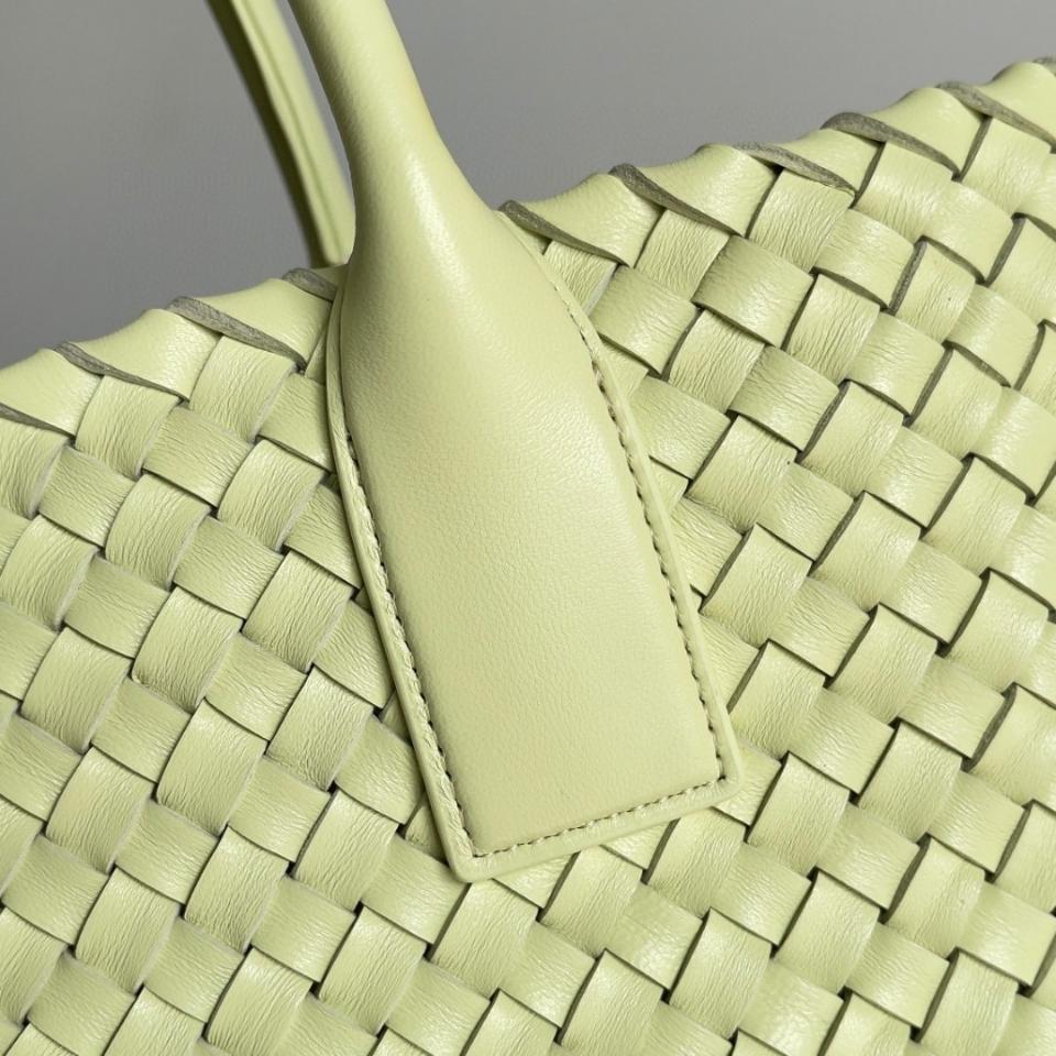 Bottega Veneta 미디엄 카바트 라임 608810 40x28x16cm