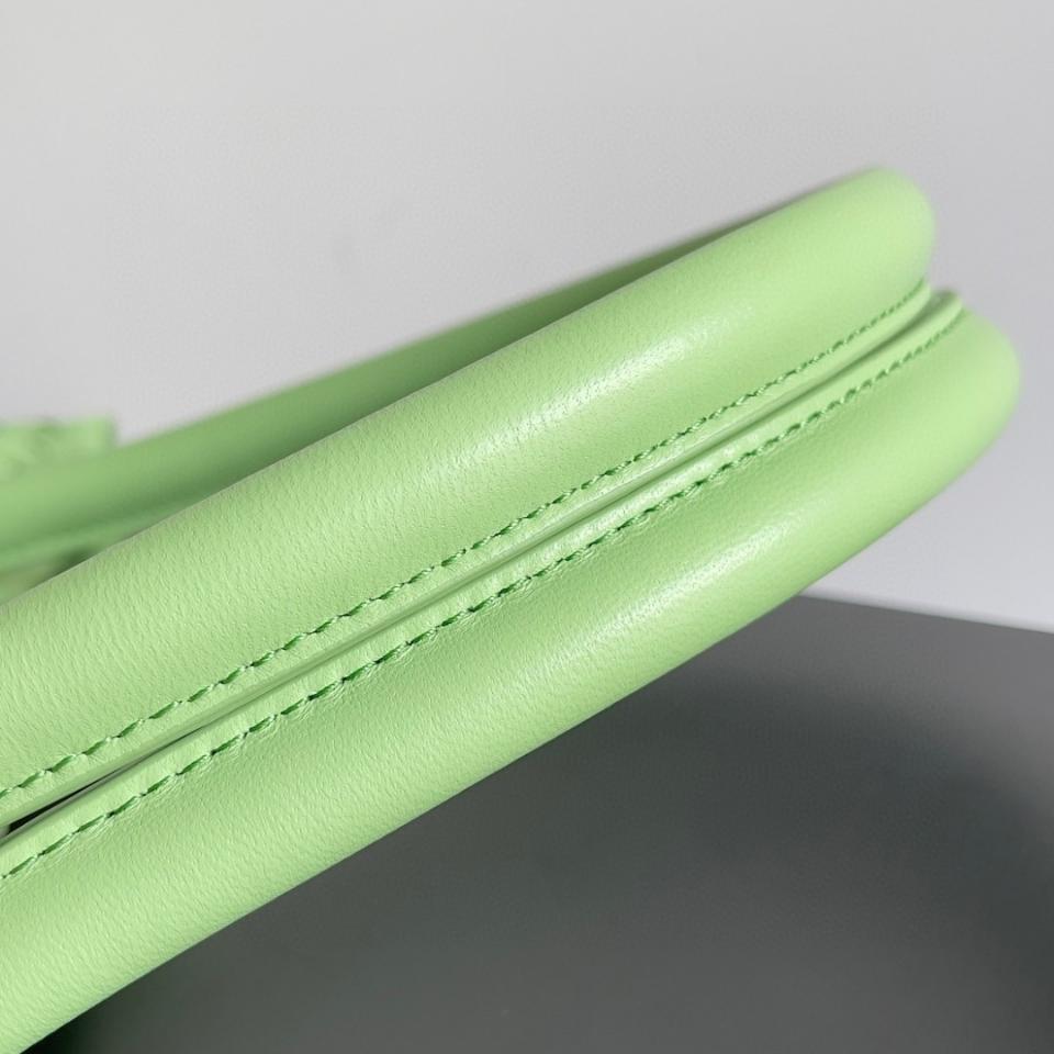 Bottega Veneta 미디엄 카바트 라이트 그린 608810 40x28x16cm
