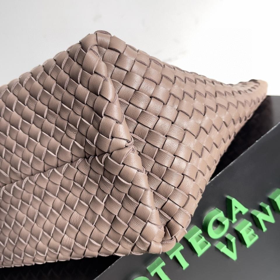 Bottega Veneta 미디엄 카바트 그레이 608810 40x28x16cm