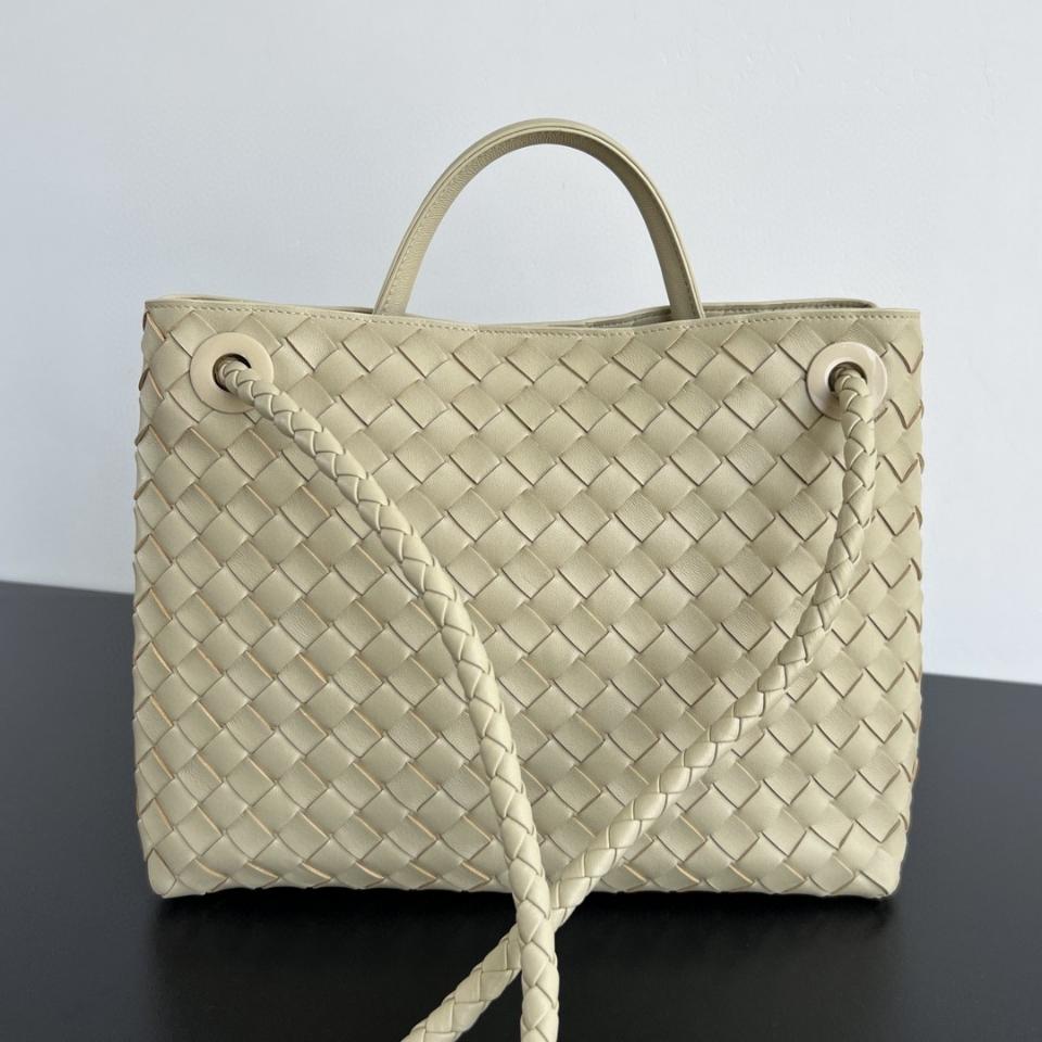 BOTTEGA VENETA 미디엄 안디아모 트래버틴 743572 32x25x11cm