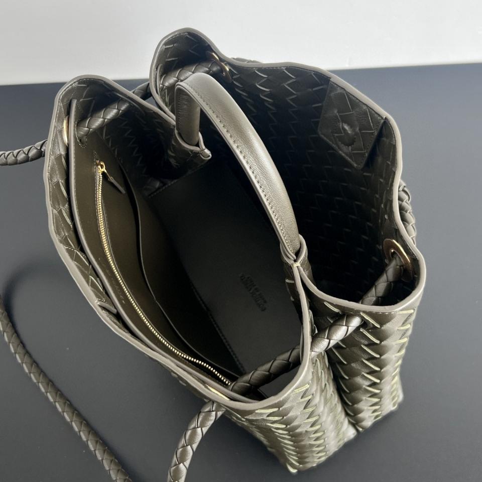 BOTTEGA VENETA 미디엄 안디아모 피클 743572 32x25x11cm