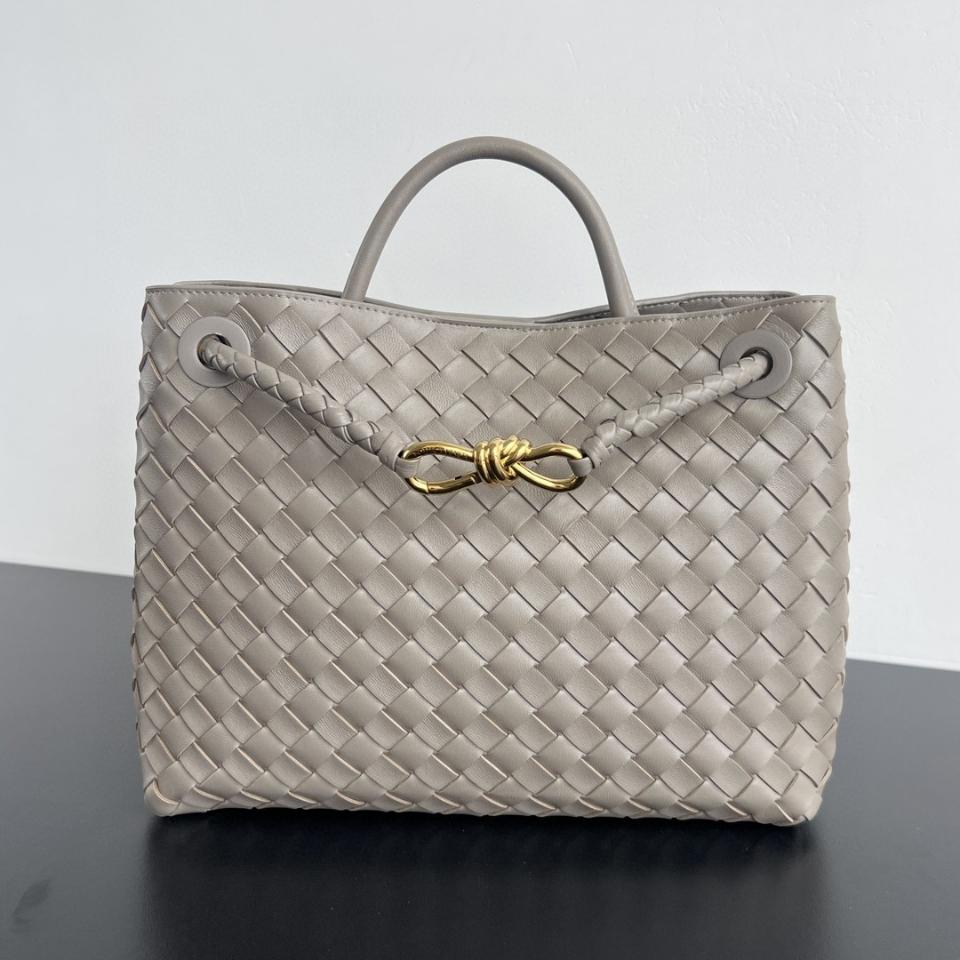 BOTTEGA VENETA 미디엄 안디아모 라임스톤 743572 32x25x11cm