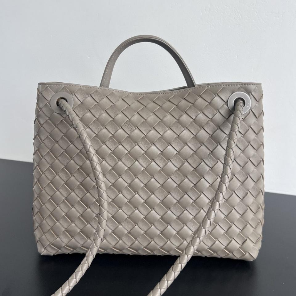 BOTTEGA VENETA 미디엄 안디아모 라임스톤 743572 32x25x11cm