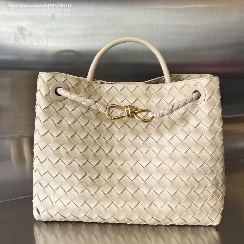 BOTTEGA VENETA 미디엄 안디아모 ecru 743572 32x25x11cm