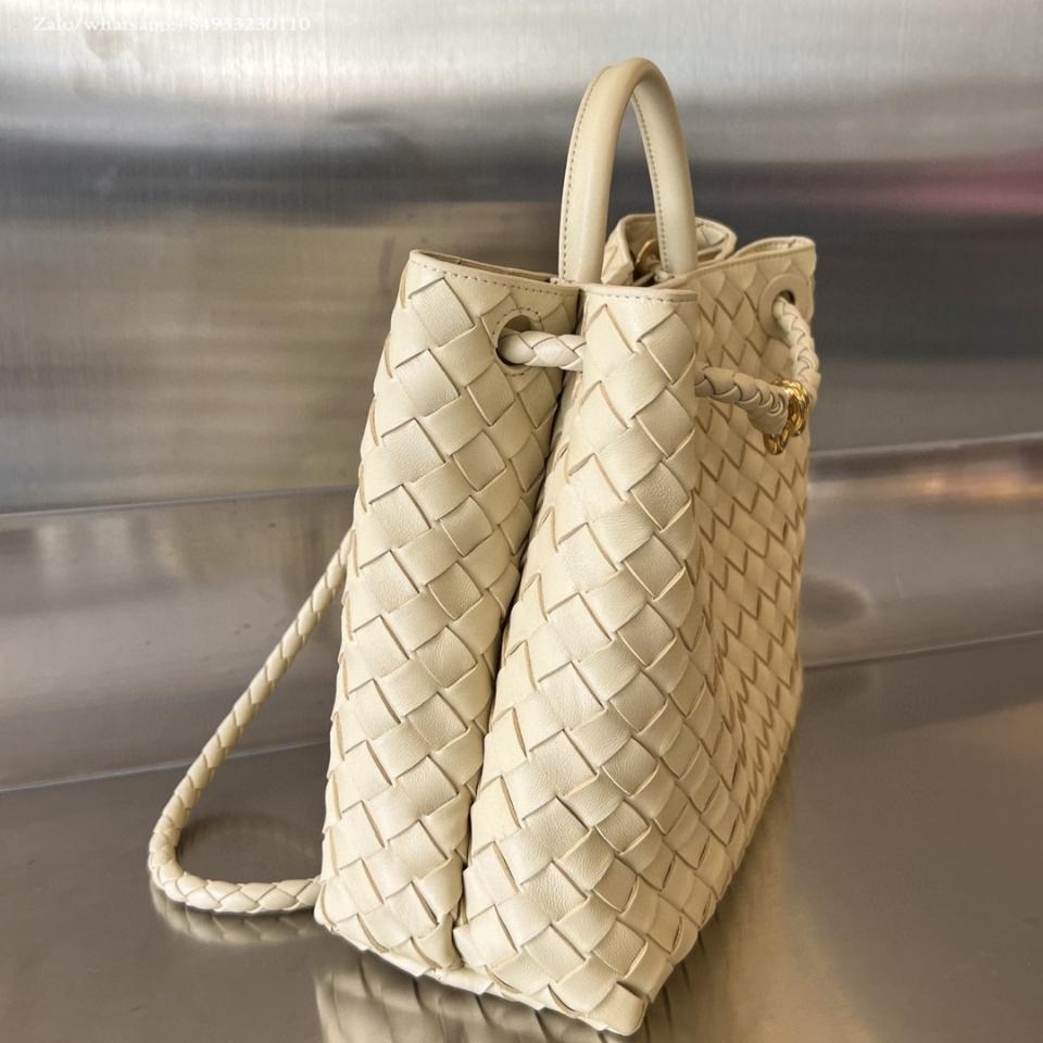 BOTTEGA VENETA 미디엄 안디아모 ecru 743572 32x25x11cm