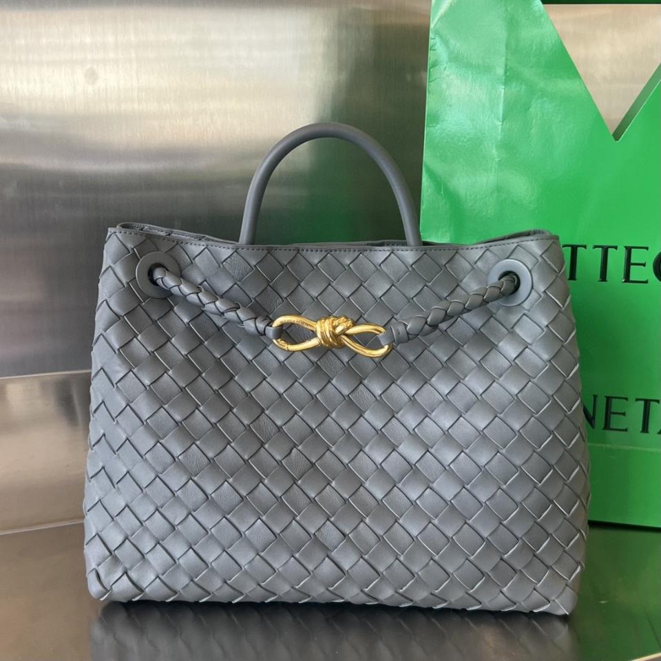BOTTEGA VENETA 미디엄 안디아모 다크그레이 743572 32x25x11cm