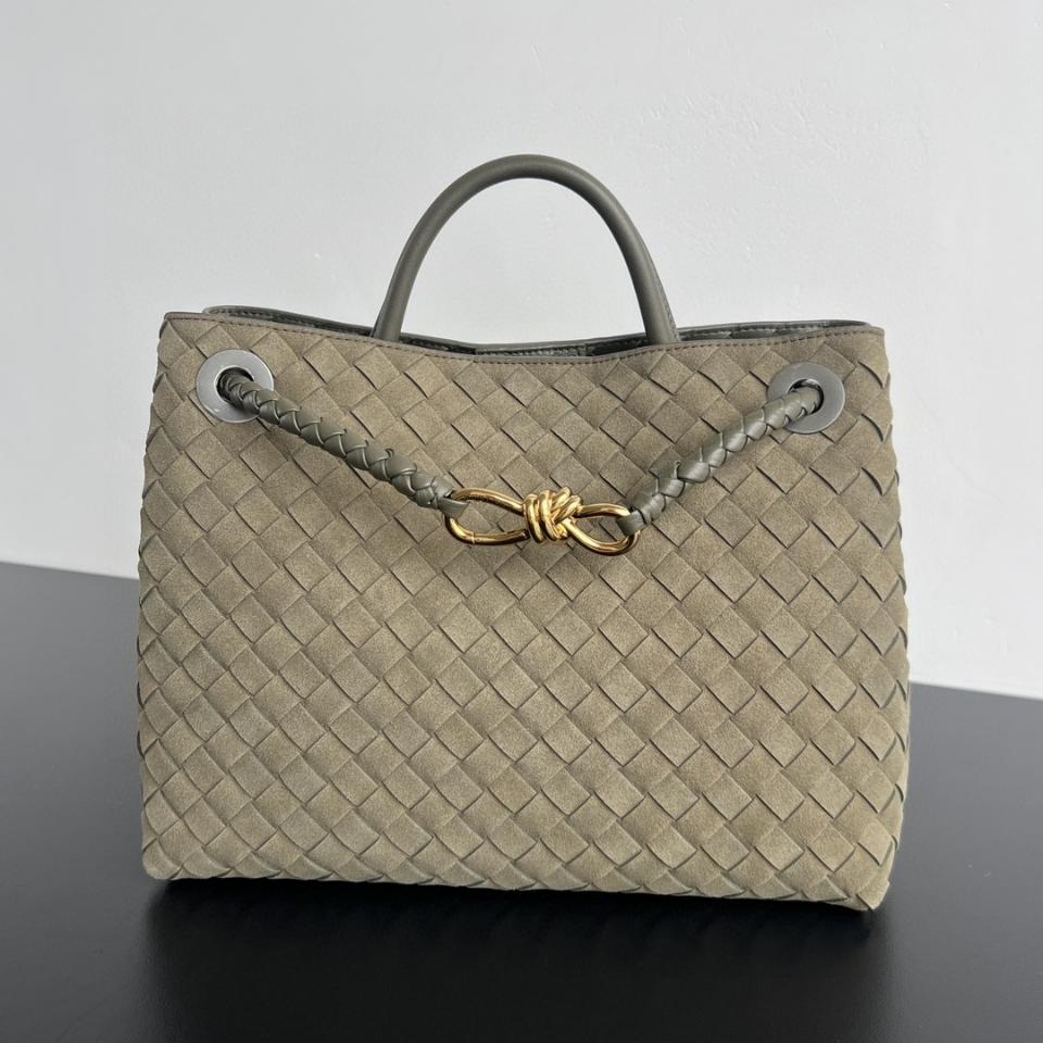 BOTTEGA VENETA 미디엄 안디아모 사이프러스 스웨이드 743572 32x25x11cm