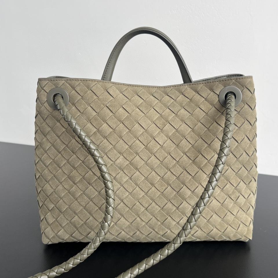 BOTTEGA VENETA 미디엄 안디아모 사이프러스 스웨이드 743572 32x25x11cm