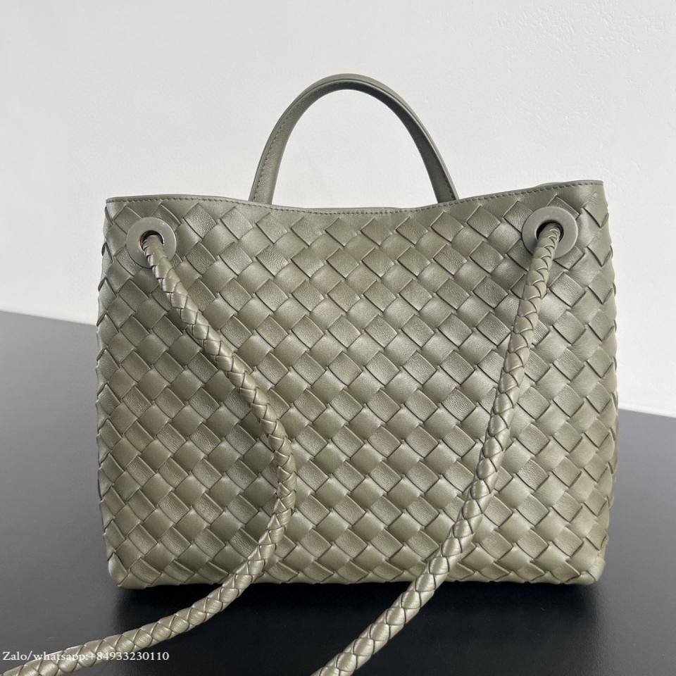 BOTTEGA VENETA 미디엄 안디아모 사이프러스 743572 32x25x11cm