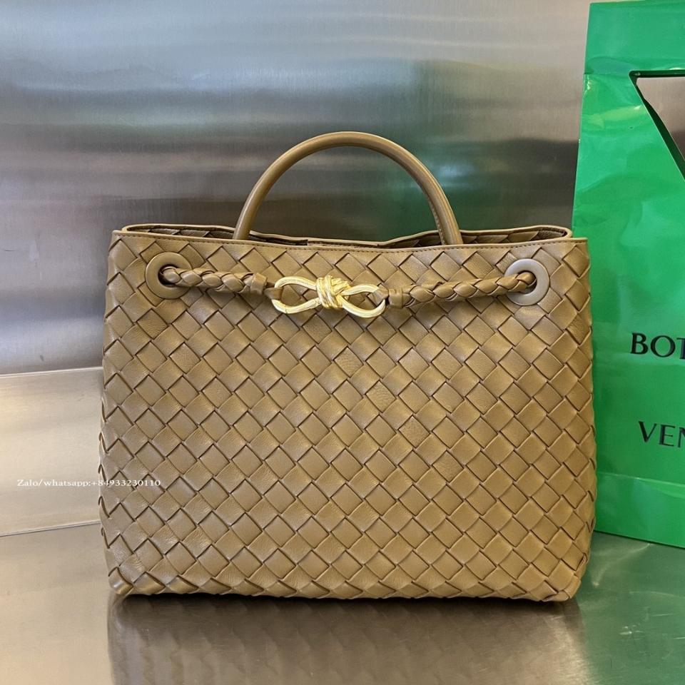 BOTTEGA VENETA 미디엄 안디아모 브라운 743572 32x25x11cm