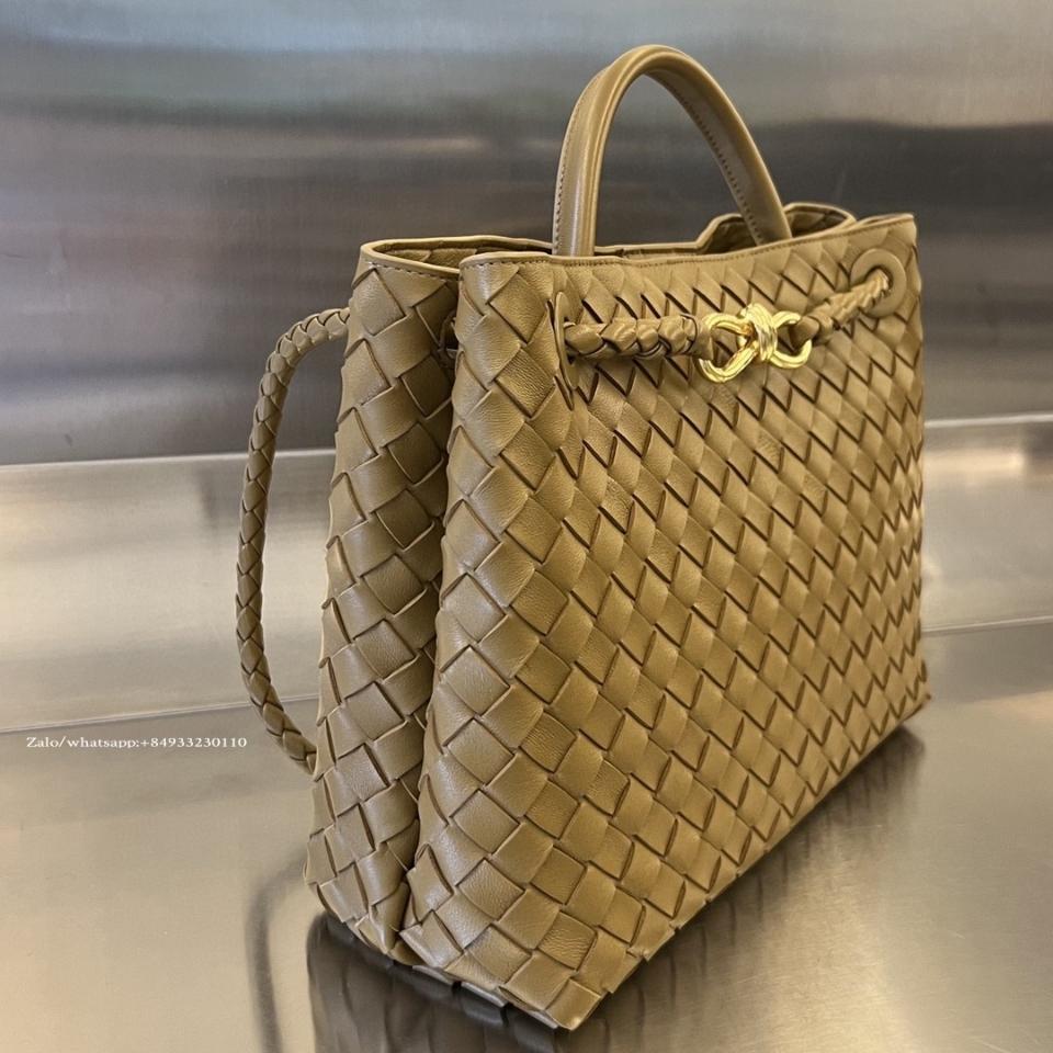 BOTTEGA VENETA 미디엄 안디아모 브라운 743572 32x25x11cm