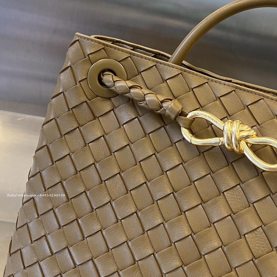 BOTTEGA VENETA 미디엄 안디아모 브라운 743572 32x25x11cm