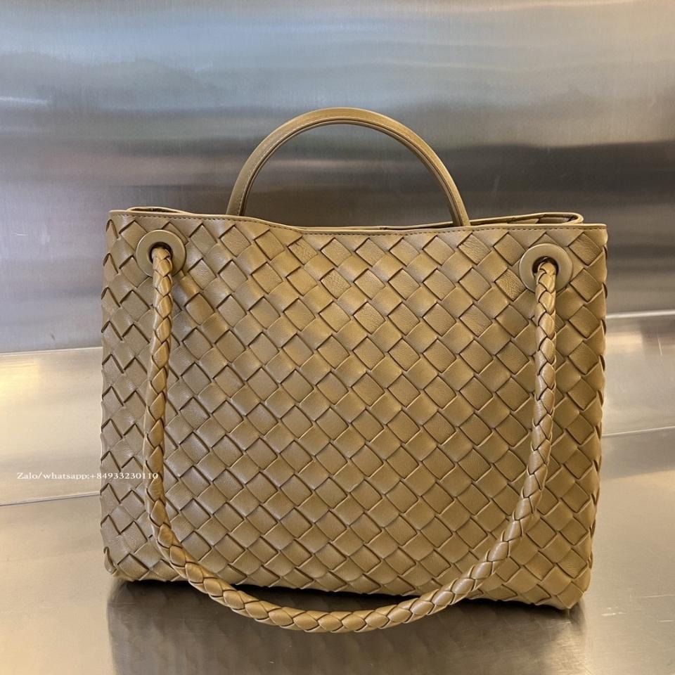 BOTTEGA VENETA 미디엄 안디아모 브라운 743572 32x25x11cm