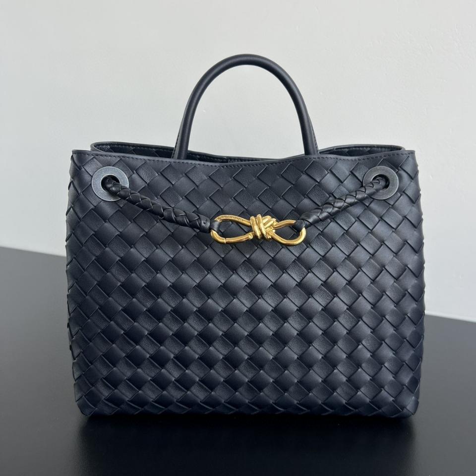 BOTTEGA VENETA 미디엄 안디아모 블랙 743572 32x25x11cm