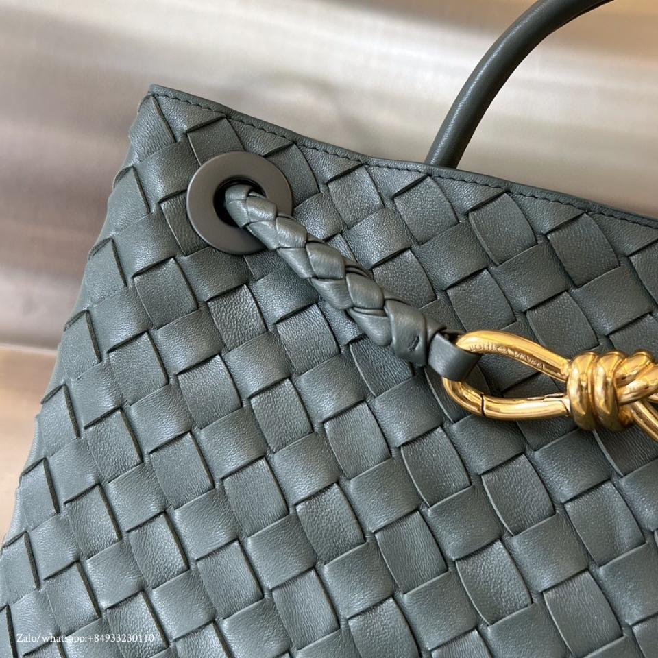 BOTTEGA VENETA 미디엄 안디아모 알로에 743572 32x25x11cm