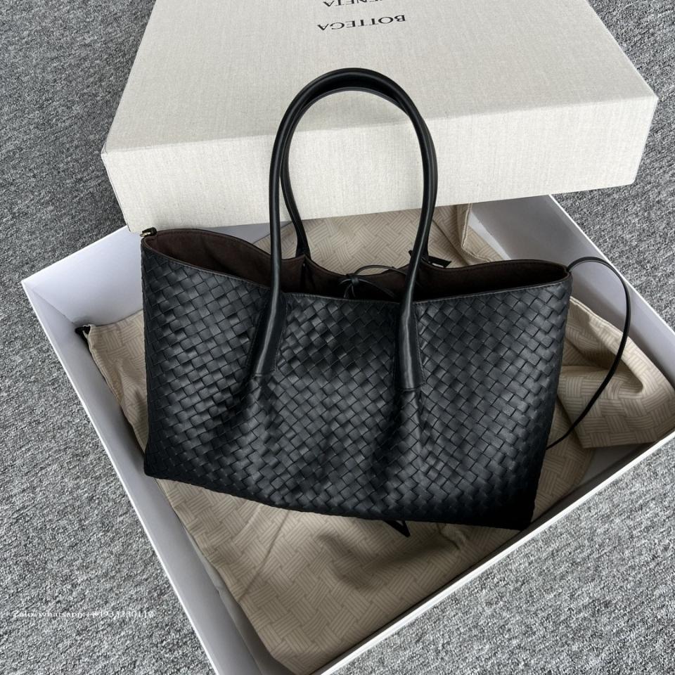 보테가 베네타 라지 피나코테카 블랙/퐁당 817166 43*14.5*23 cm