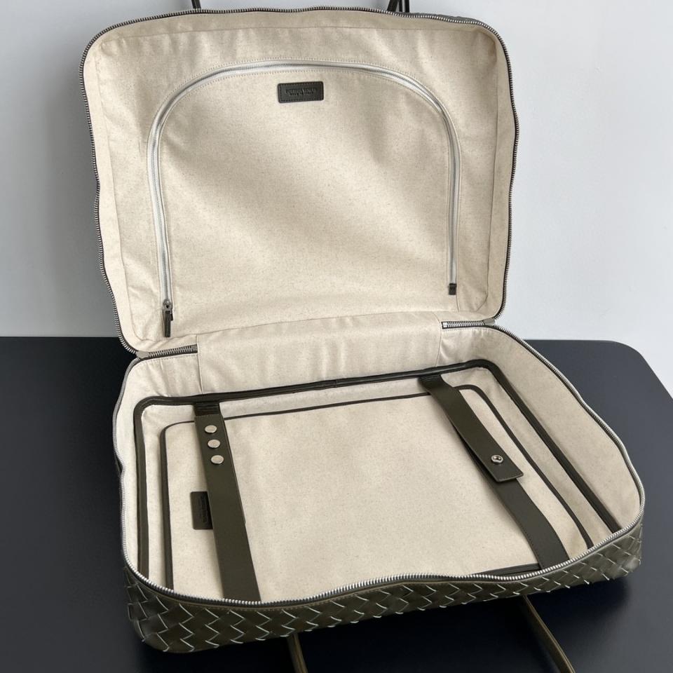 보테가 베네타 라지 겟어웨이 위켄더 사이프러스 765620 50.5cm x 41.5cm x 15cm