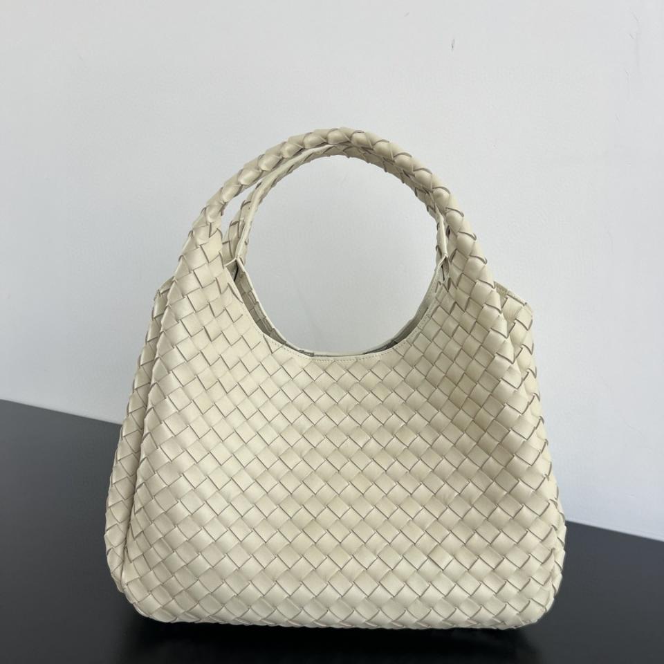 보테가 베네타 라지 캄파나 씨솔트 844250V4 39x25x18.5cm