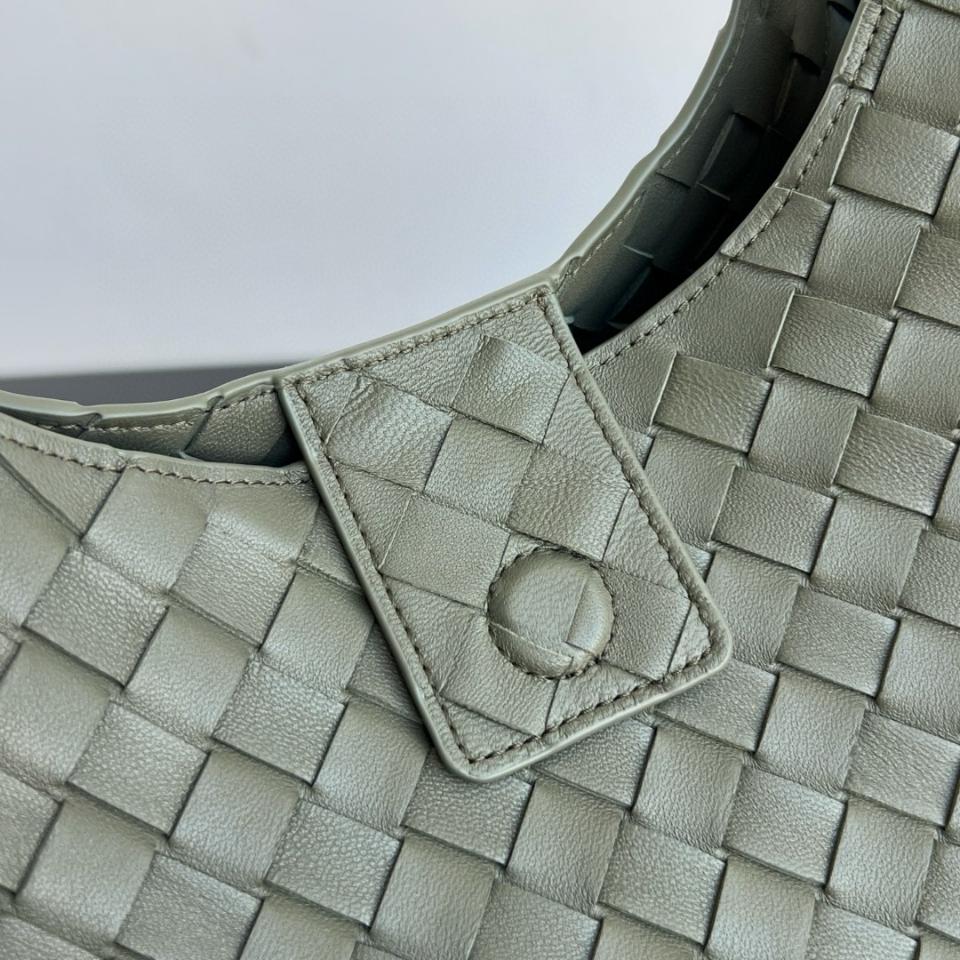 보테가 베네타 라지 캄파나 사이프러스 844250V4 39x25x18.5cm