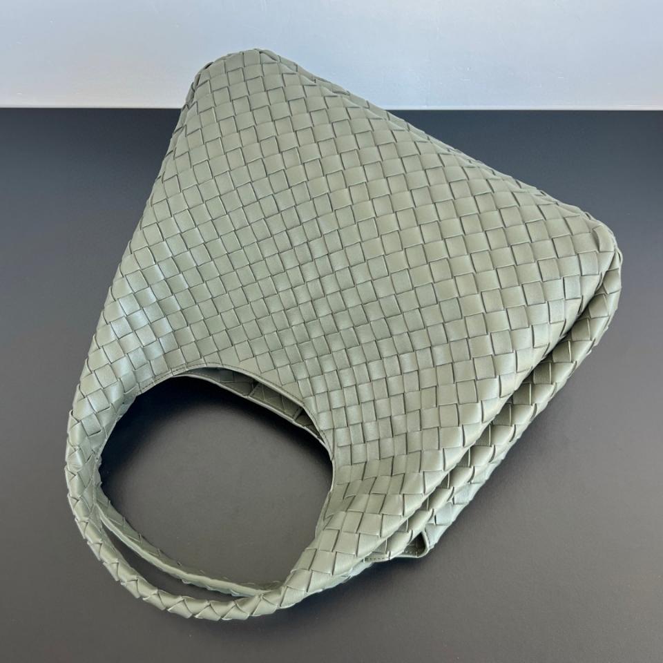 보테가 베네타 라지 캄파나 사이프러스 844250V4 39x25x18.5cm