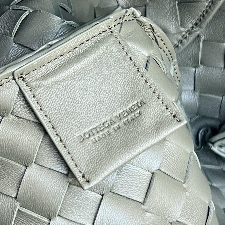 보테가 베네타 라지 캄파나 사이프러스 844250V4 39x25x18.5cm